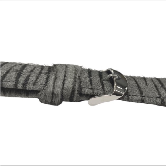 Zebra Fuzzy Apple Watch Band NEW - Picture 3 of 6